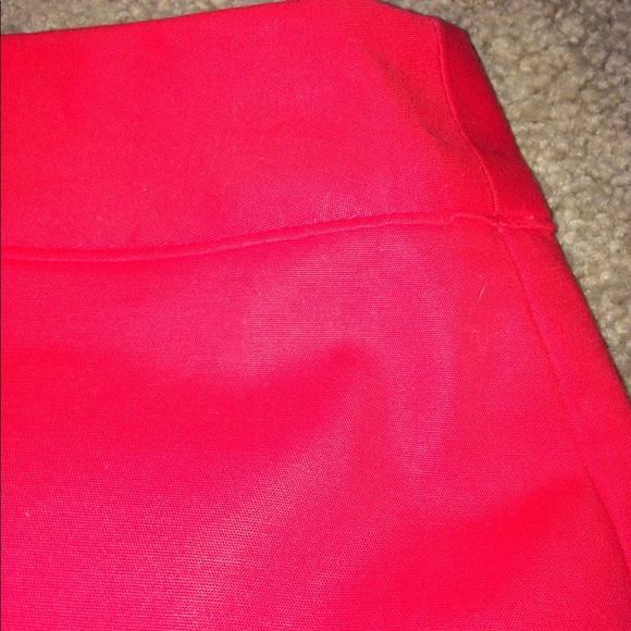 LIZ CLAIRBORNE vibrant red pencil skirt - Picture 3 of 4